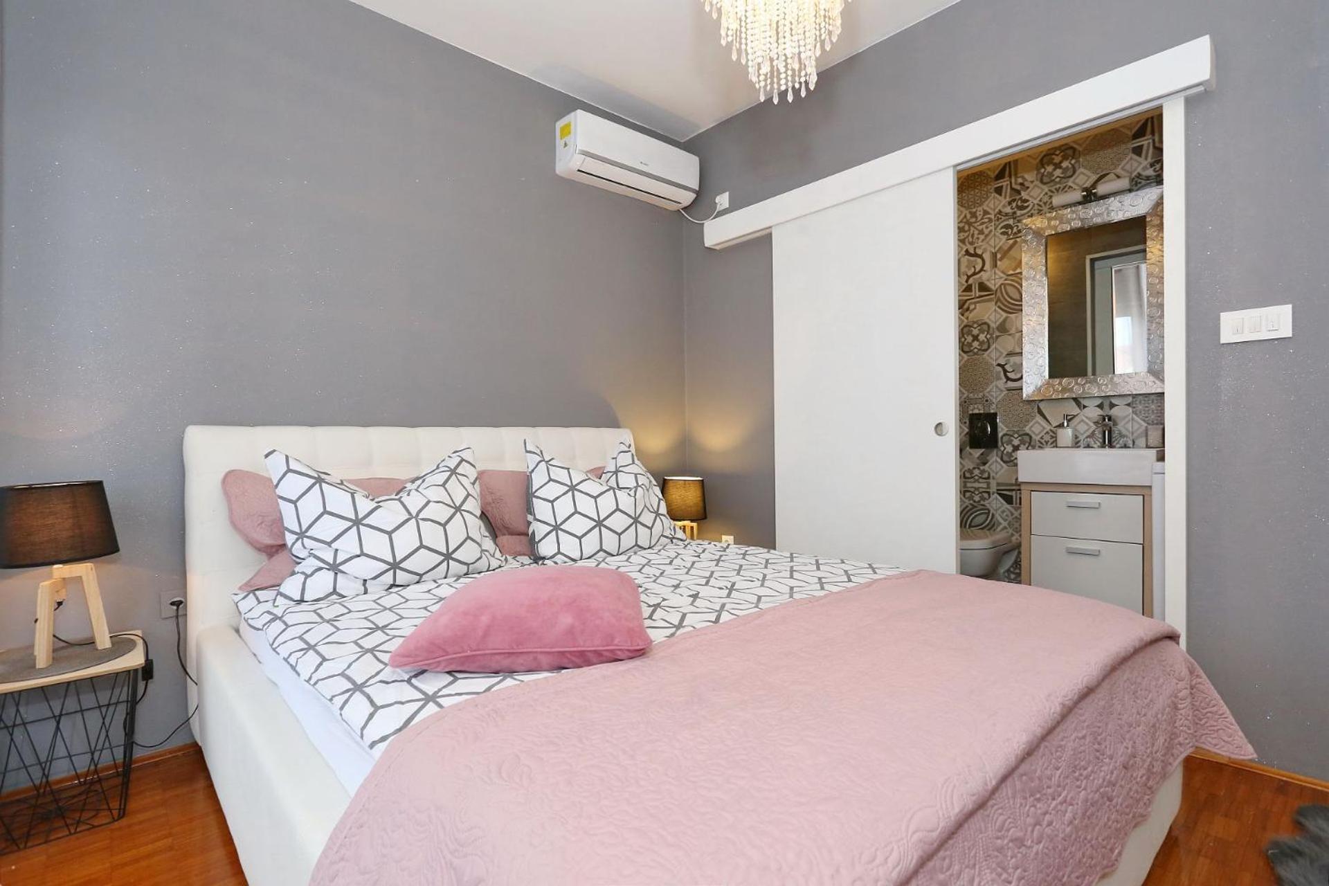 Apartment Mediteranea 1 *